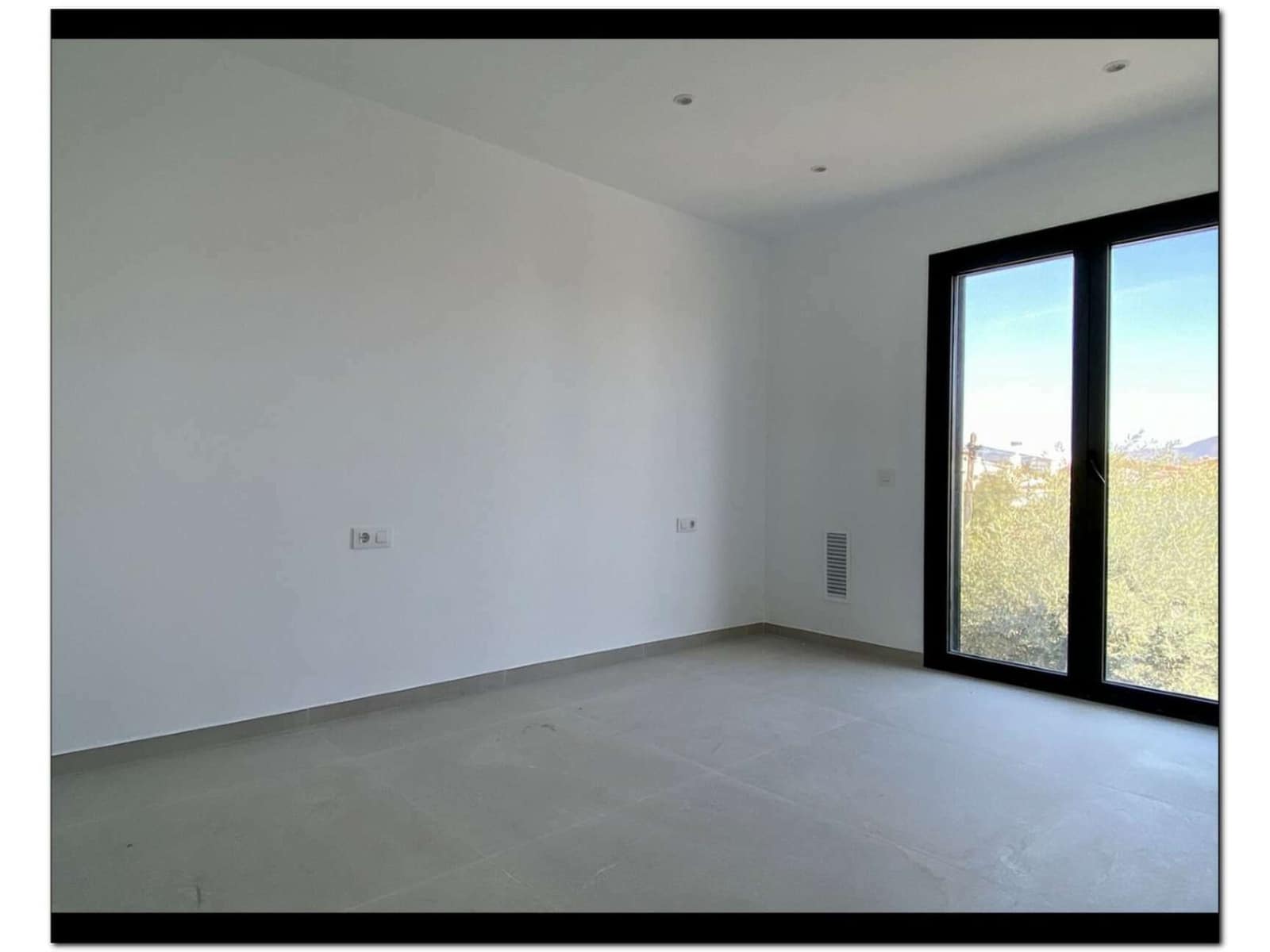 4 sypialnia Dom blizniak na sprzedaż w Empuriabrava z basenem garażem - 789 000 € (Ref: 9759221)