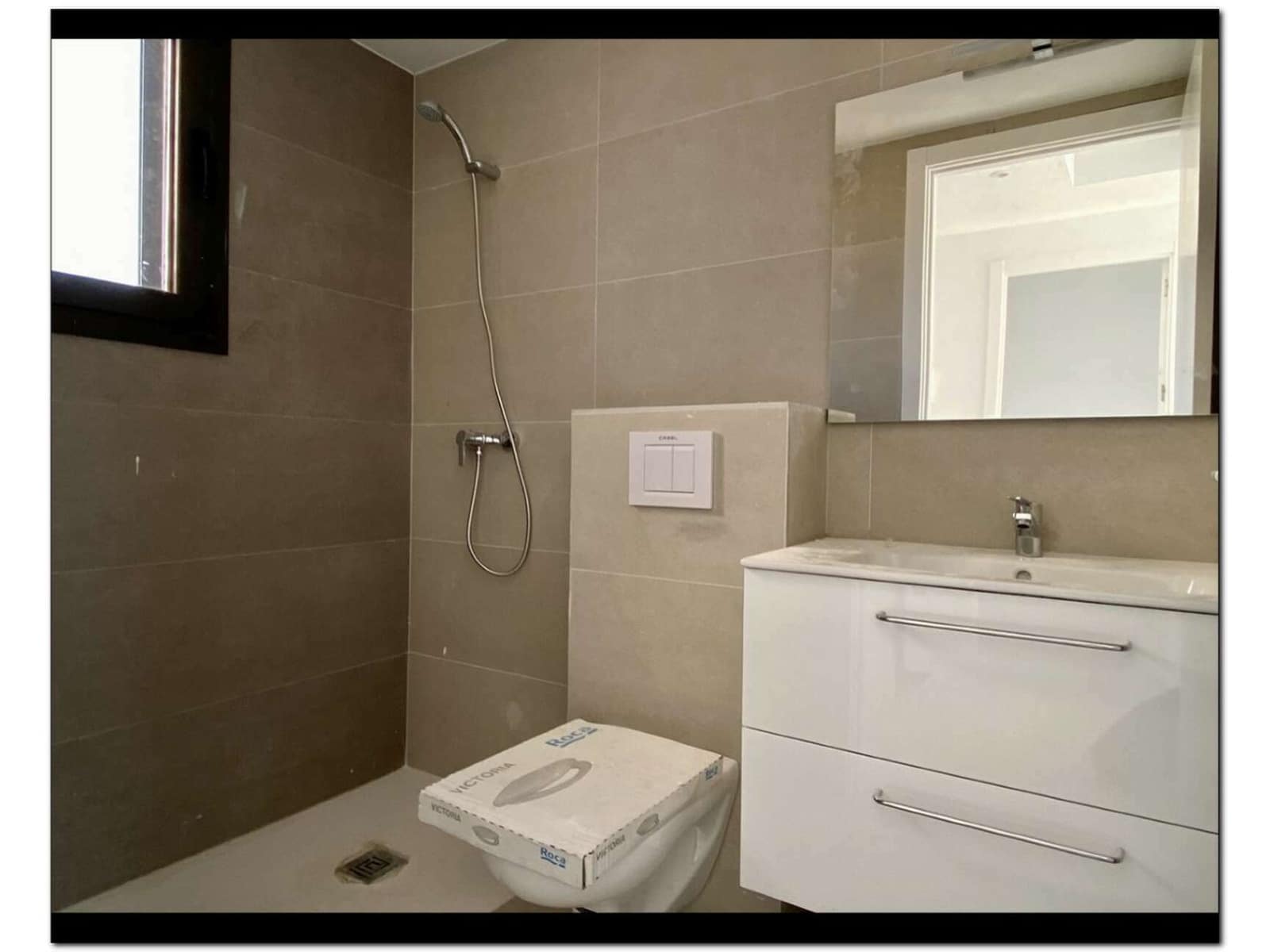 4 sypialnia Dom blizniak na sprzedaż w Empuriabrava z basenem garażem - 789 000 € (Ref: 9759221)