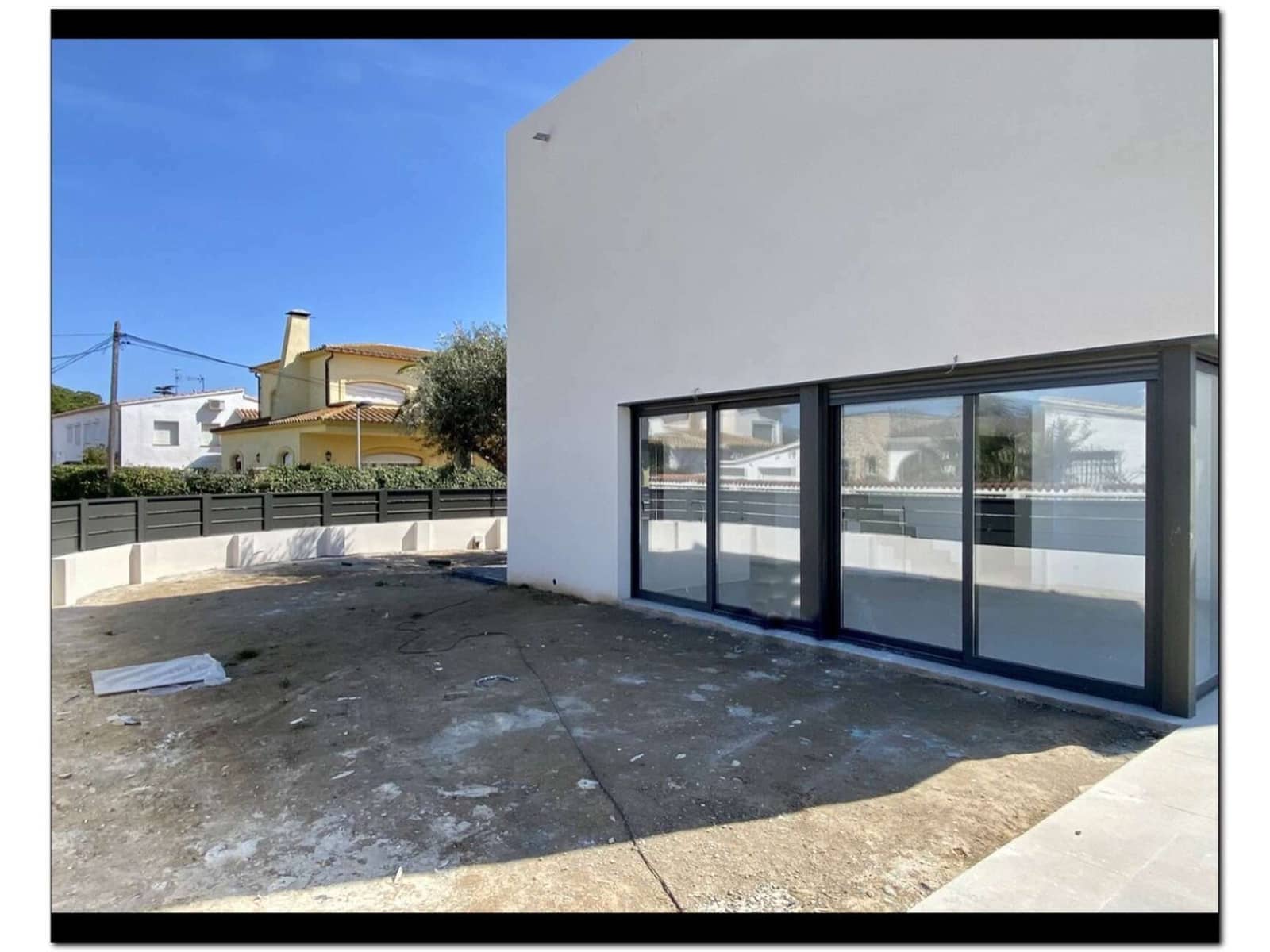 4 sypialnia Dom blizniak na sprzedaż w Empuriabrava z basenem garażem - 789 000 € (Ref: 9759221)