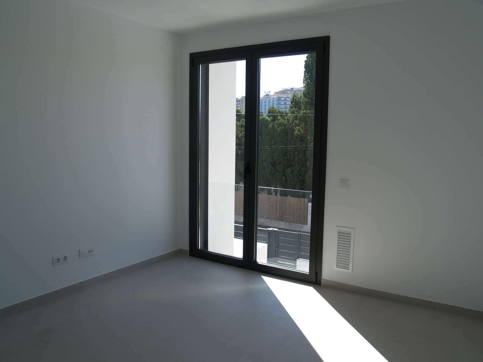 4 soverom Villa til salgs i Empuriabrava med svømmebasseng garasje - € 689 000 (Ref: 9759222)