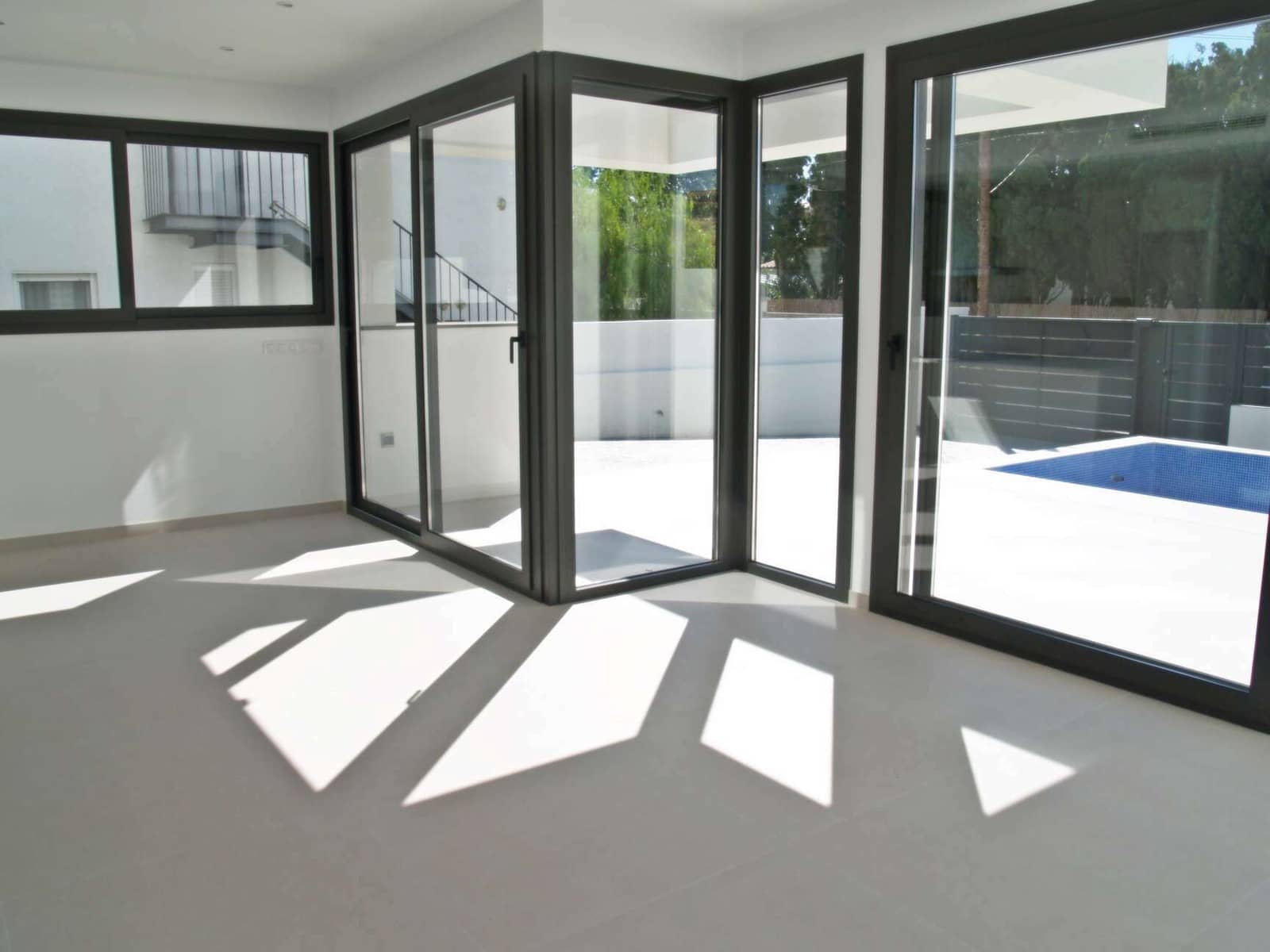 4 soverom Villa til salgs i Empuriabrava med svømmebasseng garasje - € 689 000 (Ref: 9759222)