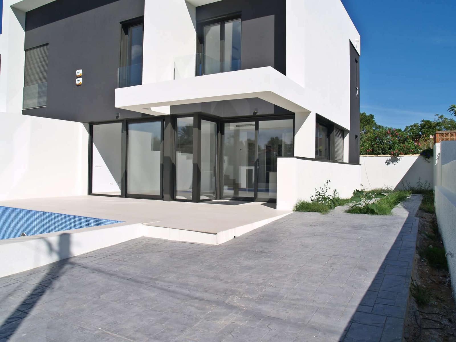 4 soverom Villa til salgs i Empuriabrava med svømmebasseng garasje - € 689 000 (Ref: 9759222)