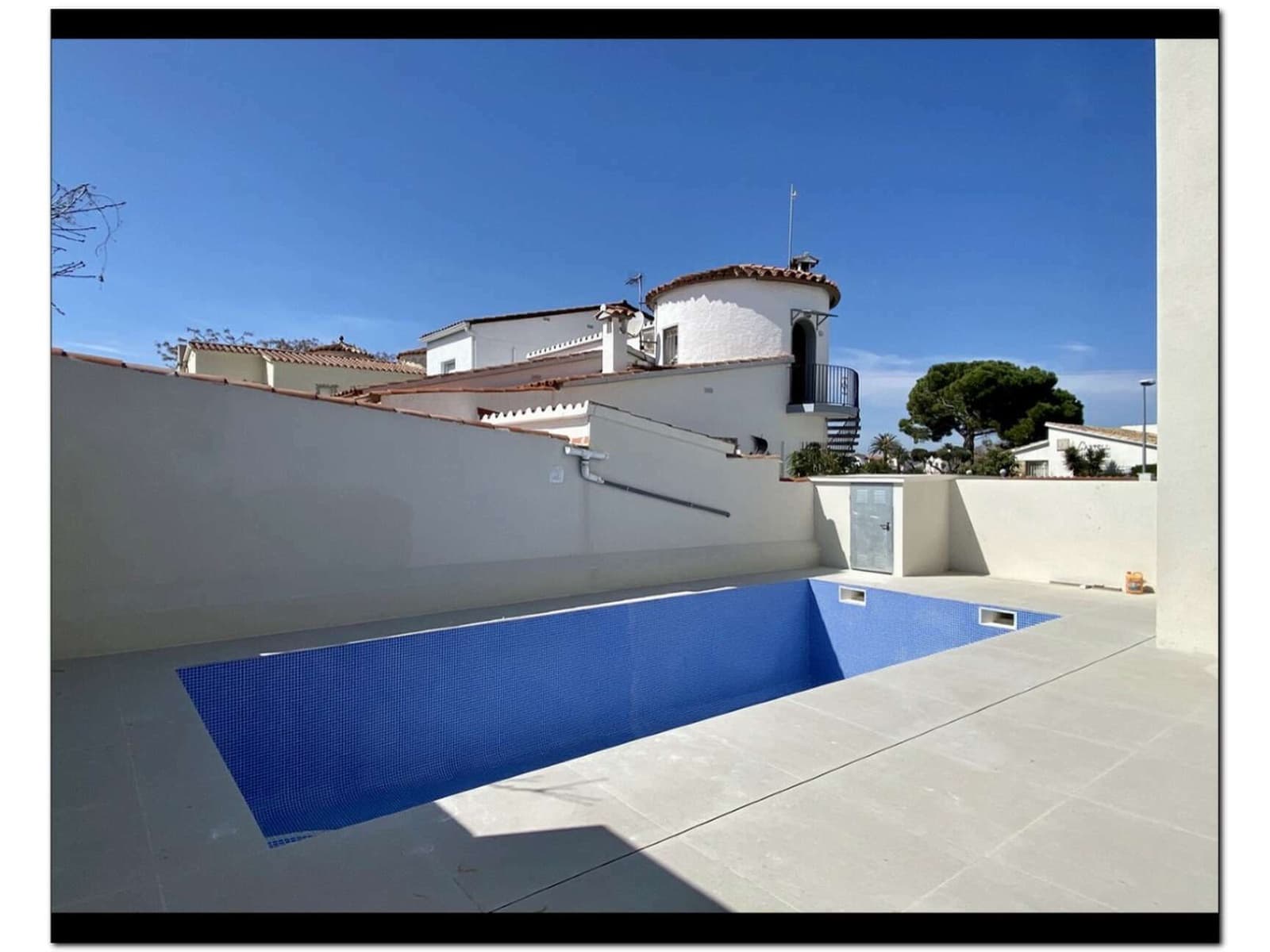 4 sypialnia Dom blizniak na sprzedaż w Empuriabrava z basenem - 789 000 € (Ref: 9759223)