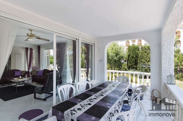 4 soveværelse Villa til salg i Empuriabrava, Castelló d'Empúries med swimmingpool garage - € 1.390.000 (Ref: 9759224)