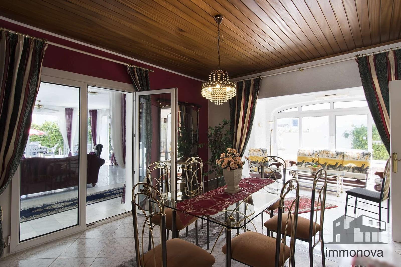 4 slaapkamer Villa te koop in Empuriabrava met zwembad garage - € 1.390.000 (Ref: 9759224)