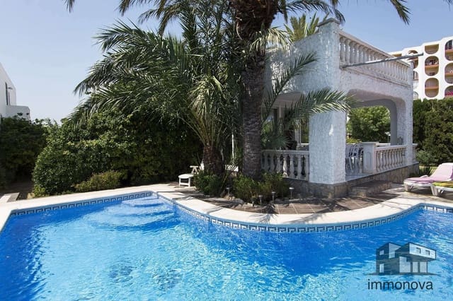 4 soveværelse Villa til salg i Empuriabrava, Castelló d'Empúries med swimmingpool garage - € 1.390.000 (Ref: 9759224)