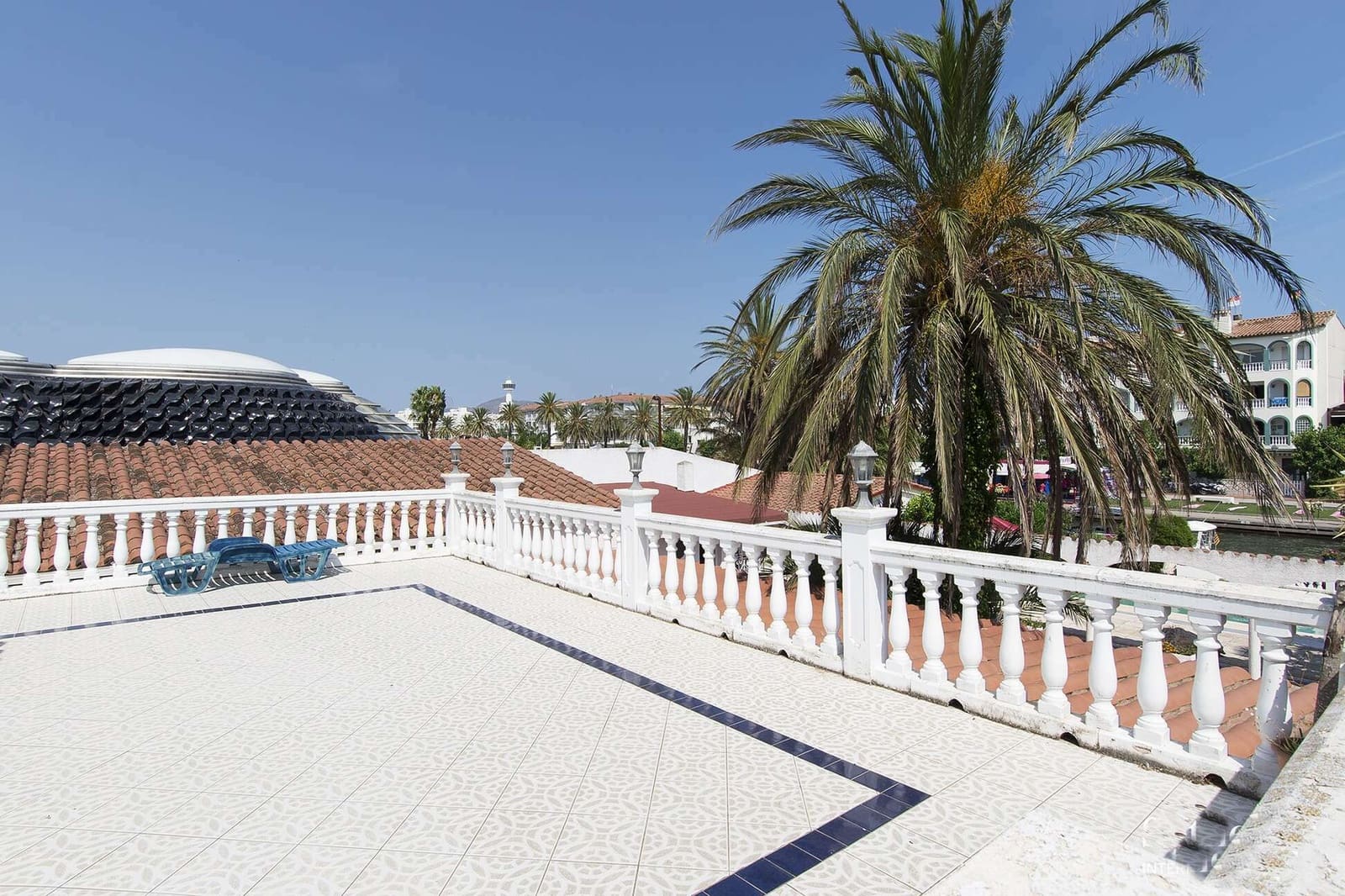 5 soverom Villa til salgs i Empuriabrava med svømmebasseng garasje - € 2 495 000 (Ref: 9759225)