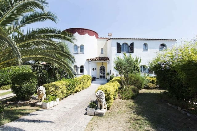 5 soverom Villa til salgs i Empuriabrava, Castelló d'Empúries med svømmebasseng garasje - € 2 495 000 (Ref: 9759225)
