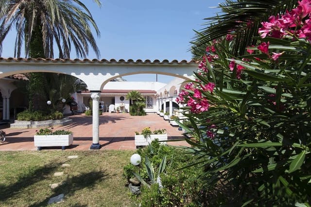 5 soverom Villa til salgs i Empuriabrava, Castelló d'Empúries med svømmebasseng garasje - € 2 495 000 (Ref: 9759225)