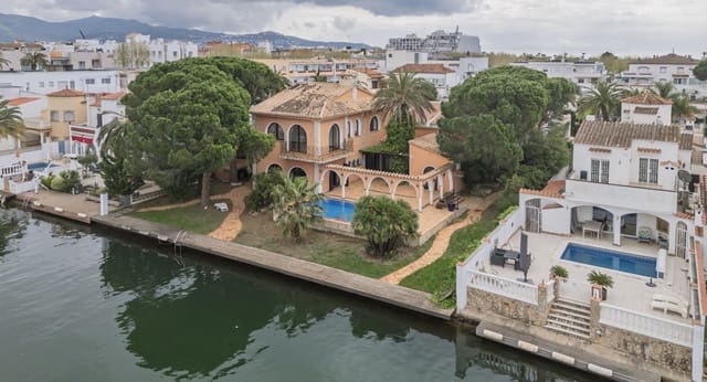 5 soveværelse Villa til salg i Empuriabrava, Castelló d'Empúries med swimmingpool garage - € 1.590.000 (Ref: 9811431)