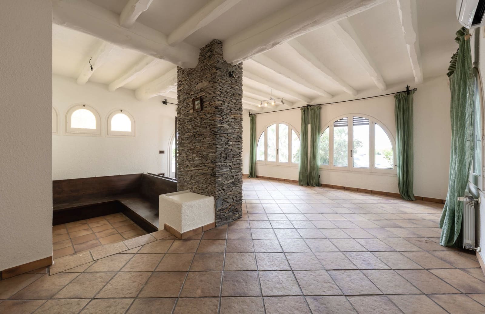 5 soveværelse Villa til salg i Empuriabrava med swimmingpool garage - € 1.590.000 (Ref: 9811431)