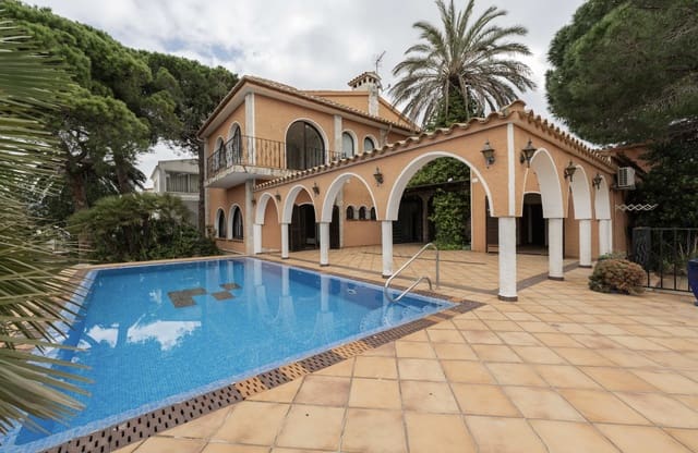5 soveværelse Villa til salg i Empuriabrava, Castelló d'Empúries med swimmingpool garage - € 1.590.000 (Ref: 9811431)