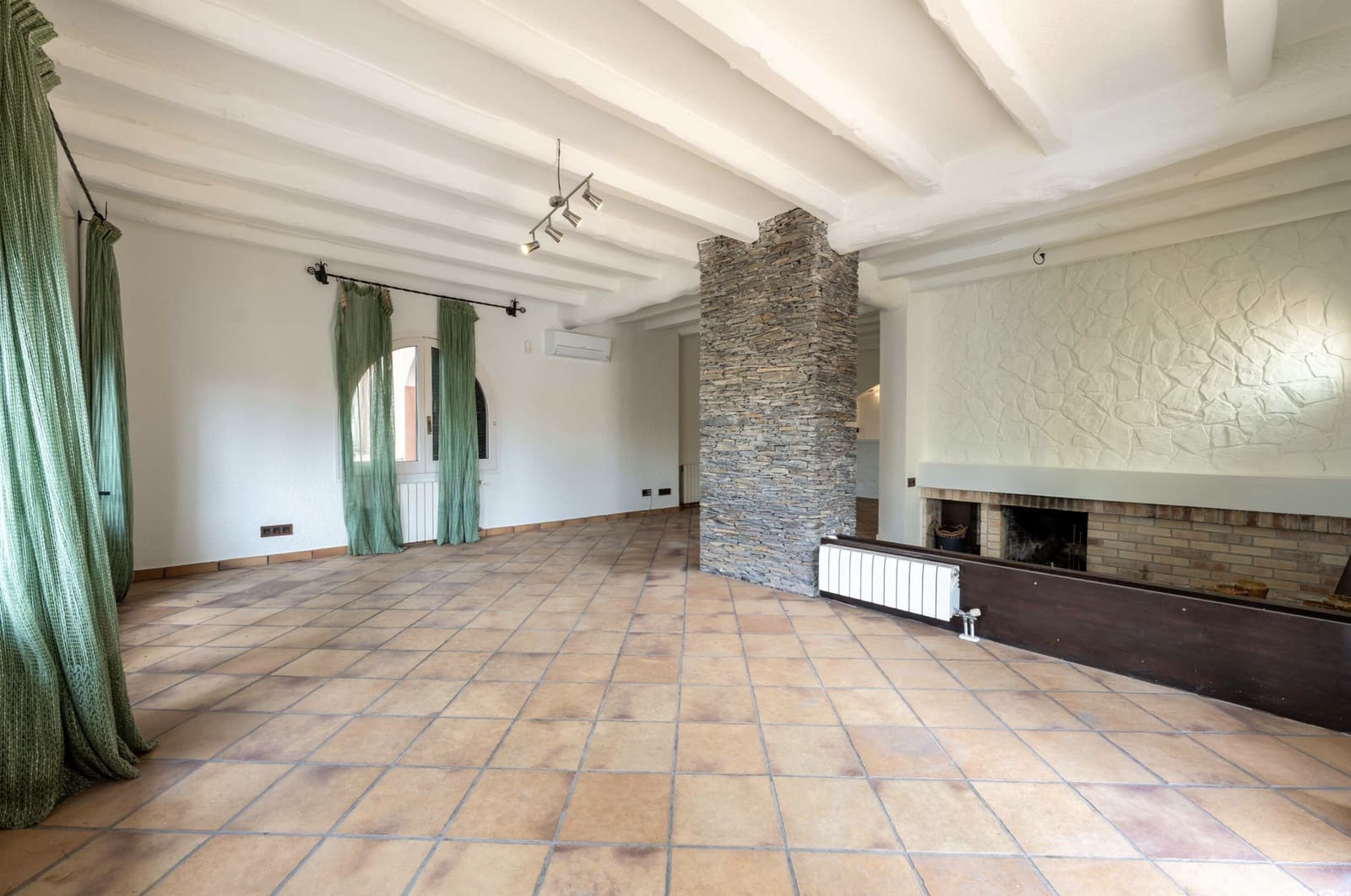 5 soveværelse Villa til salg i Empuriabrava med swimmingpool garage - € 1.590.000 (Ref: 9811431)