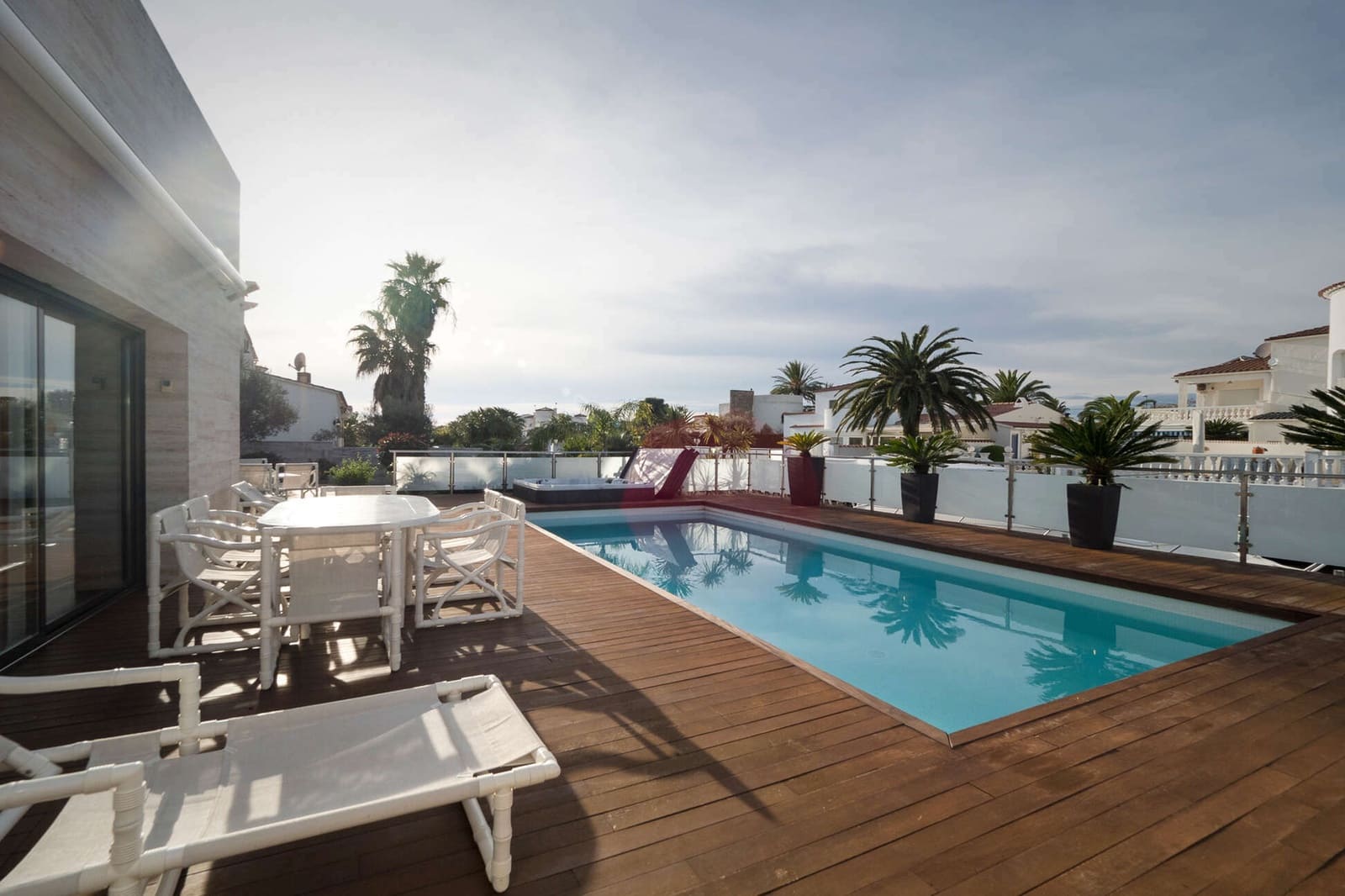 5 quarto Moradia para venda em Empuriabrava com piscina garagem - 1 380 000 € (Ref: 9815752)
