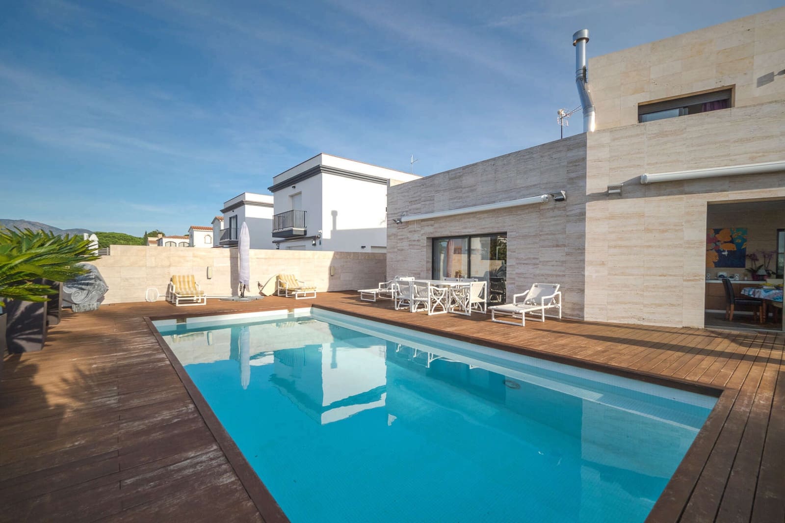 5 quarto Moradia para venda em Empuriabrava com piscina garagem - 1 380 000 € (Ref: 9815752)