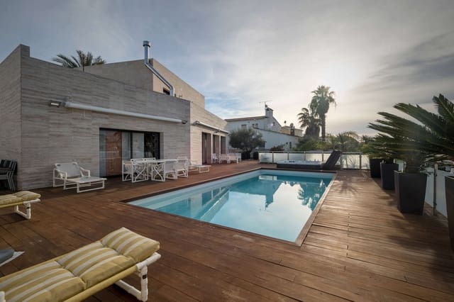 5 quarto Moradia para venda em Empuriabrava, Castelló d'Empúries com piscina garagem - 1 380 000 € (Ref: 9815752)