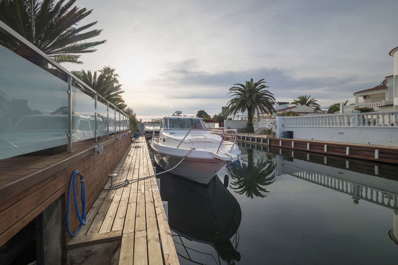 5 quarto Moradia para venda em Empuriabrava com piscina garagem - 1 380 000 € (Ref: 9815752)