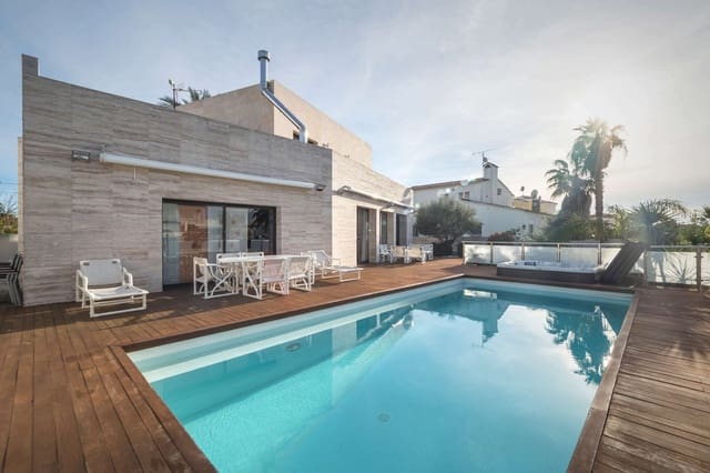 5 quarto Moradia para venda em Empuriabrava, Castelló d'Empúries com piscina garagem - 1 380 000 € (Ref: 9815752)