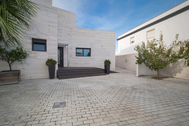 5 quarto Moradia para venda em Empuriabrava, Castelló d'Empúries com piscina garagem - 1 380 000 € (Ref: 9815752)