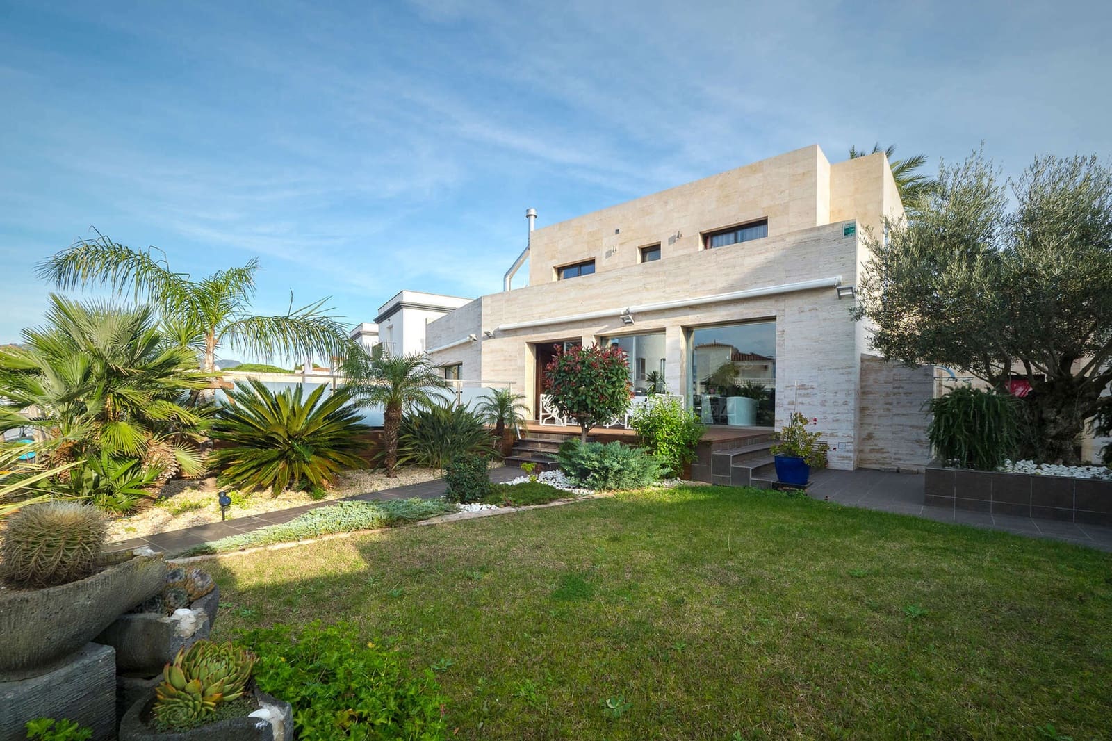5 quarto Moradia para venda em Empuriabrava com piscina garagem - 1 380 000 € (Ref: 9815752)