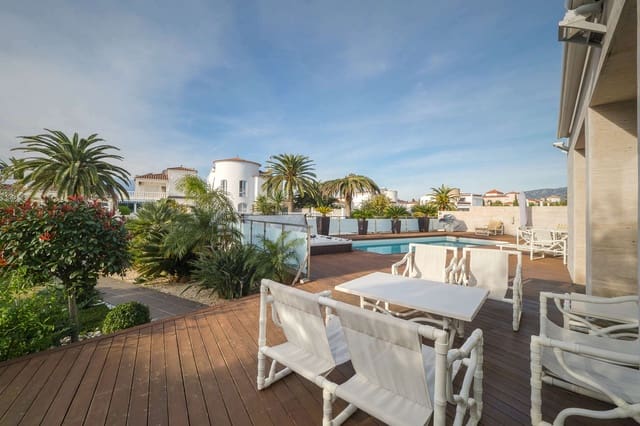 5 quarto Moradia para venda em Empuriabrava, Castelló d'Empúries com piscina garagem - 1 380 000 € (Ref: 9815752)