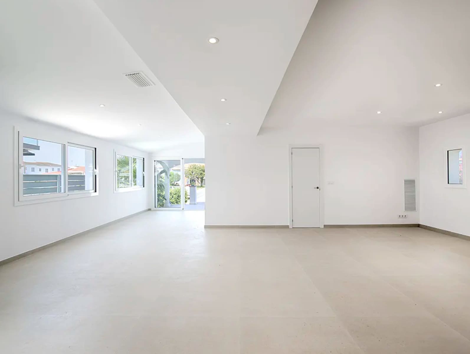 3 sovrum Villa till salu i Empuriabrava med pool garage - 995 000 € (Ref: 9815753)