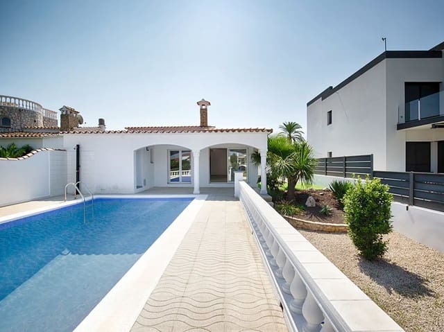 3 sovrum Villa till salu i Empuriabrava, Castelló d'Empúries med pool garage - 995 000 € (Ref: 9815753)