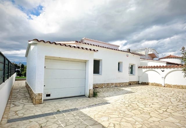 3 sovrum Villa till salu i Empuriabrava, Castelló d'Empúries med pool garage - 995 000 € (Ref: 9815753)