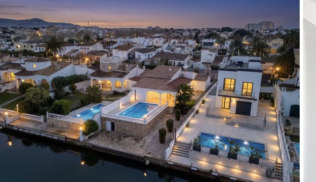 3 sovrum Villa till salu i Empuriabrava, Castelló d'Empúries med pool garage - 995 000 € (Ref: 9815753)