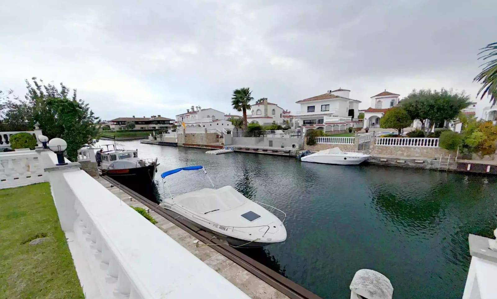 4 soverom Villa til salgs i Empuriabrava med svømmebasseng garasje - € 1 280 000 (Ref: 9859728)