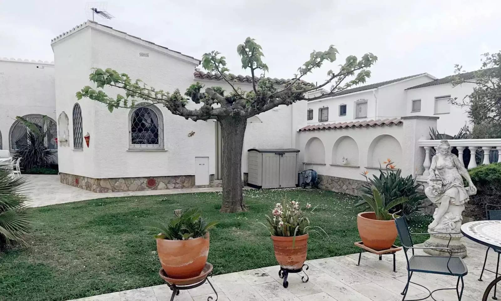 4 soverom Villa til salgs i Empuriabrava med svømmebasseng garasje - € 1 280 000 (Ref: 9859728)
