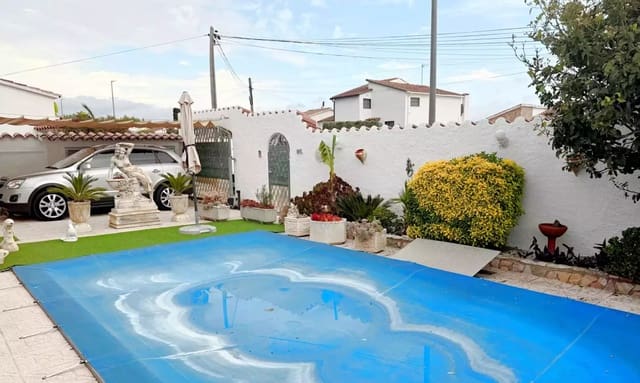 4 soverom Villa til salgs i Empuriabrava, Castelló d'Empúries med svømmebasseng garasje - € 1 280 000 (Ref: 9859728)