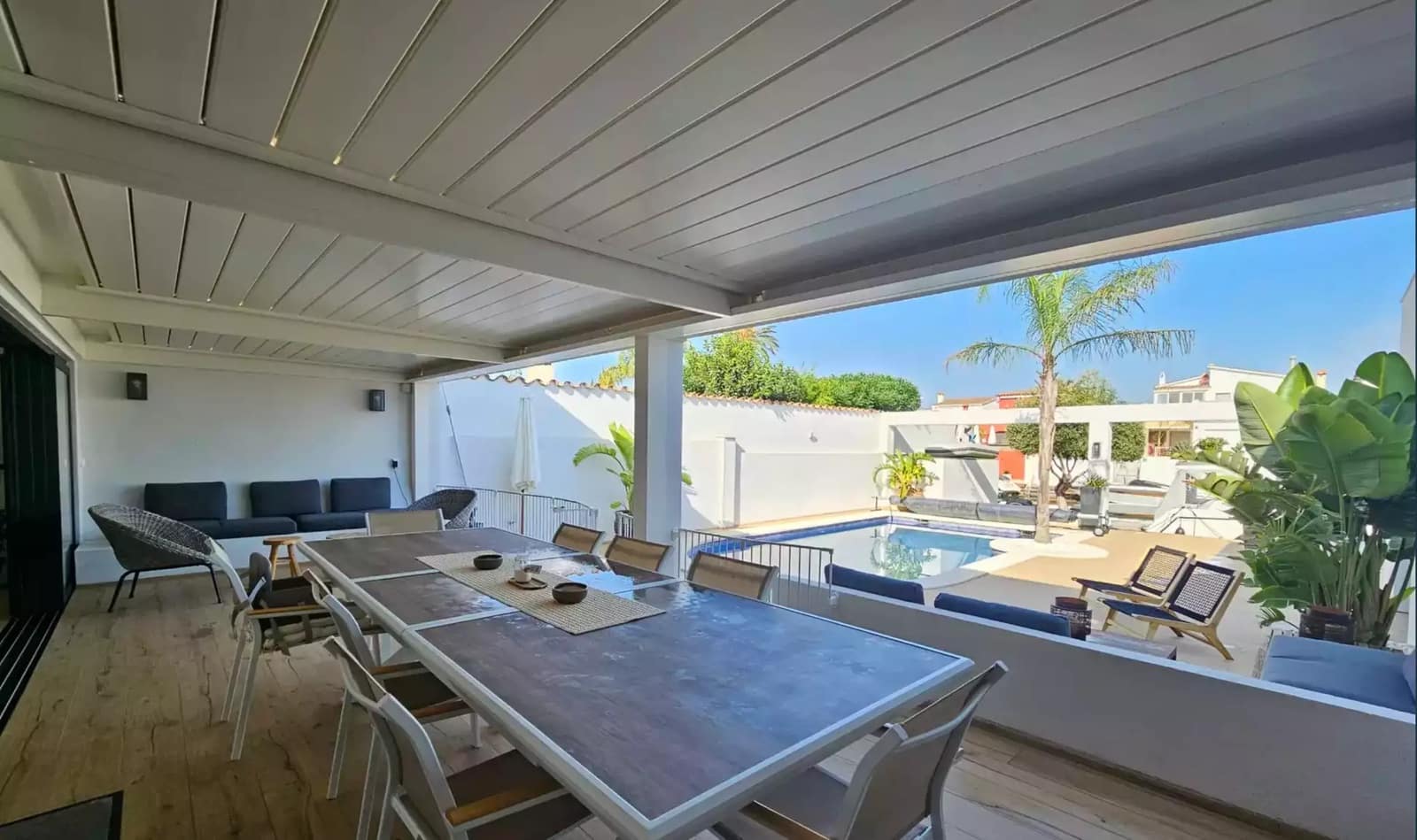 6 quarto Moradia para venda em Empuriabrava com piscina garagem - 1 399 000 € (Ref: 9859730)
