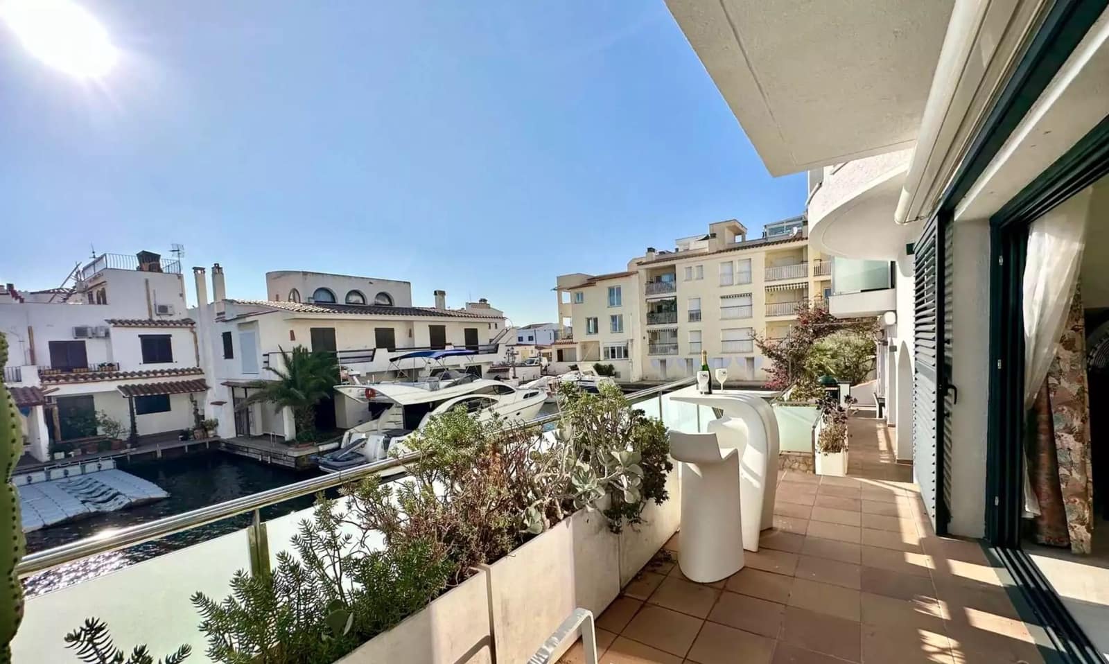 6 slaapkamer Villa te koop in Empuriabrava met zwembad garage - € 1.650.000 (Ref: 9859731)