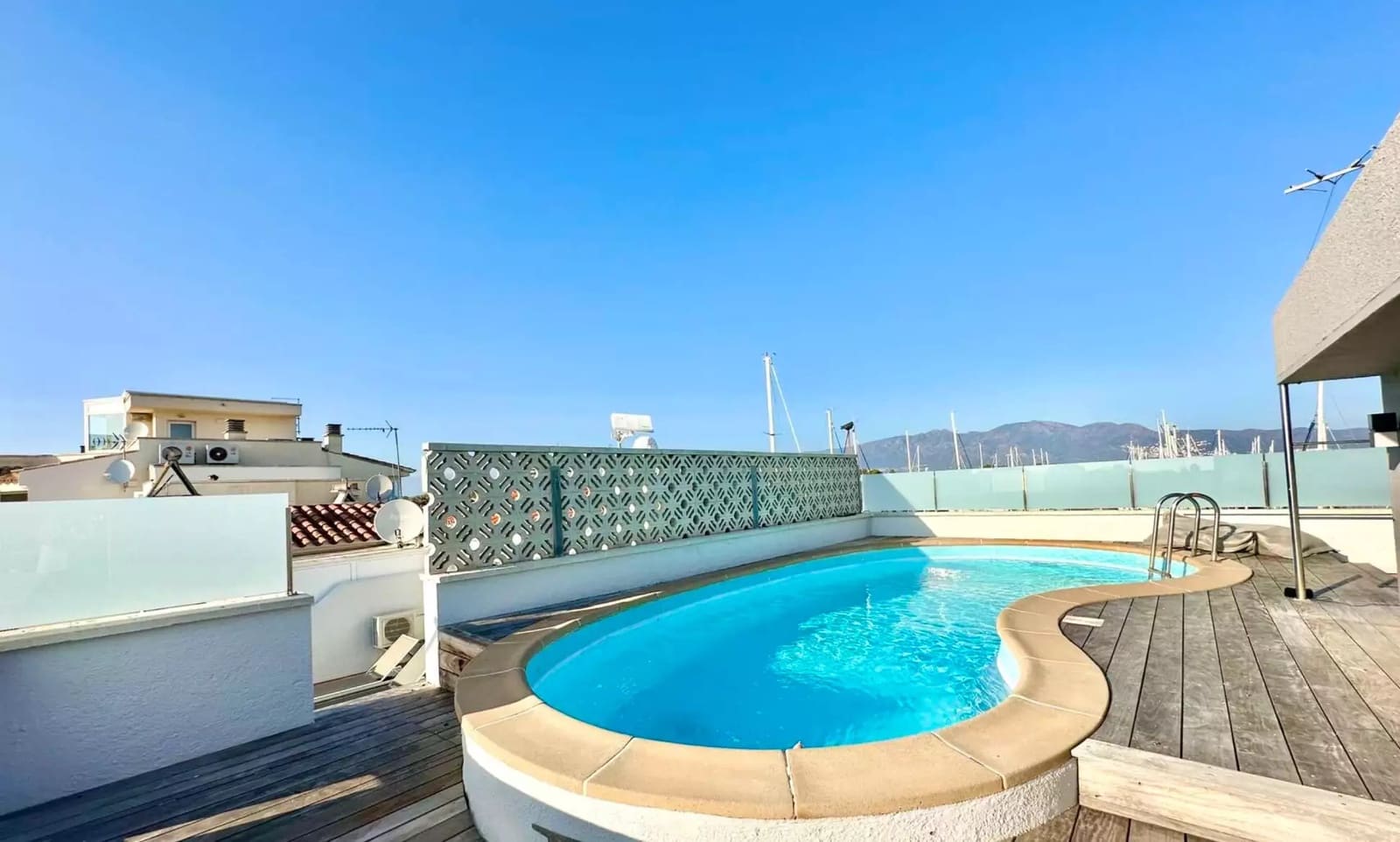 6 slaapkamer Villa te koop in Empuriabrava met zwembad garage - € 1.650.000 (Ref: 9859731)