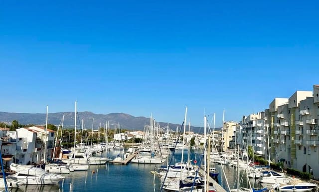 6 slaapkamer Villa te koop in Empuriabrava, Castelló d'Empúries met zwembad garage - € 1.650.000 (Ref: 9859731)