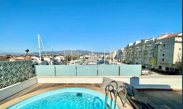 6 slaapkamer Villa te koop in Empuriabrava, Castelló d'Empúries met zwembad garage - € 1.650.000 (Ref: 9859731)