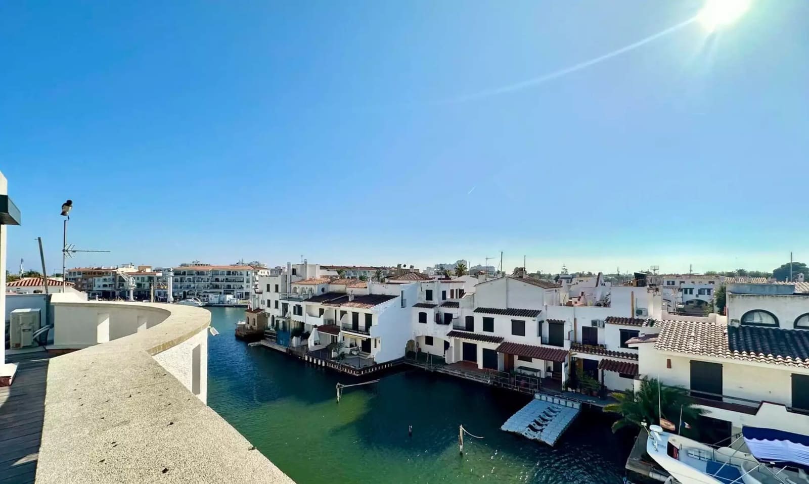 6 slaapkamer Villa te koop in Empuriabrava met zwembad garage - € 1.650.000 (Ref: 9859731)