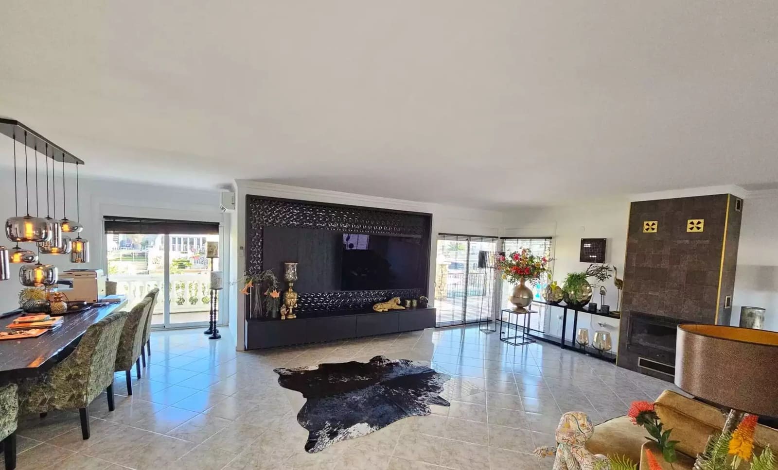 4 sypialnia Willa na sprzedaż w Empuriabrava z basenem garażem - 1 490 000 € (Ref: 9859732)