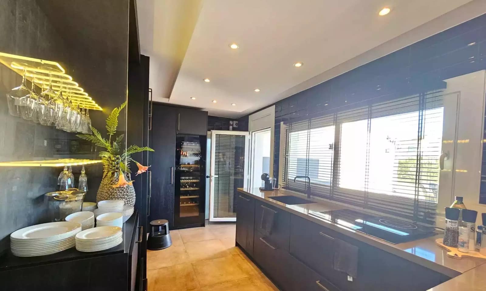 4 sypialnia Willa na sprzedaż w Empuriabrava z basenem garażem - 1 490 000 € (Ref: 9859732)