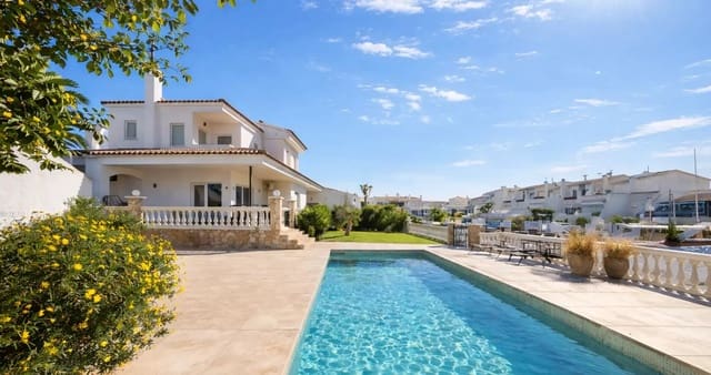 4 chambre Villa/Maison à vendre à Empuriabrava, Castelló d'Empúries avec piscine garage - 1 490 000 € (Ref: 9859732)