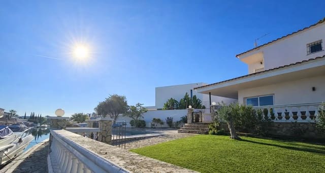4 chambre Villa/Maison à vendre à Empuriabrava, Castelló d'Empúries avec piscine garage - 1 490 000 € (Ref: 9859732)