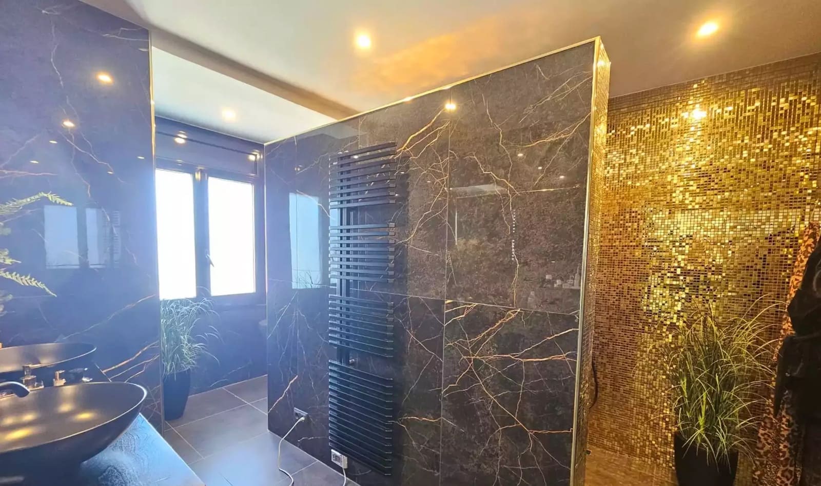 4 sypialnia Willa na sprzedaż w Empuriabrava z basenem garażem - 1 490 000 € (Ref: 9859732)