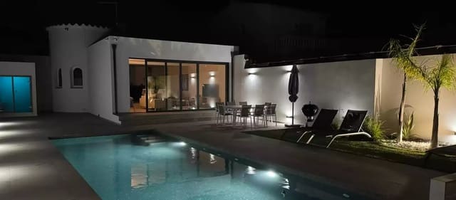 4 soveværelse Villa til salg i Empuriabrava, Castelló d'Empúries med swimmingpool garage - € 1.185.000 (Ref: 9861721)