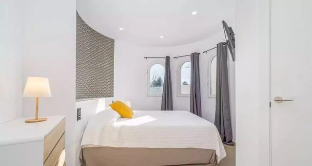 4 soveværelse Villa til salg i Empuriabrava, Castelló d'Empúries med swimmingpool garage - € 1.185.000 (Ref: 9861721)
