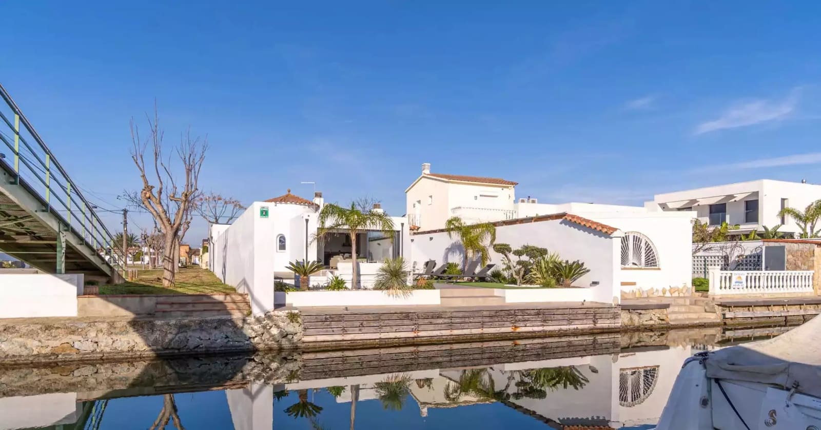 4 sypialnia Willa na sprzedaż w Empuriabrava z basenem garażem - 1 185 000 € (Ref: 9861721)