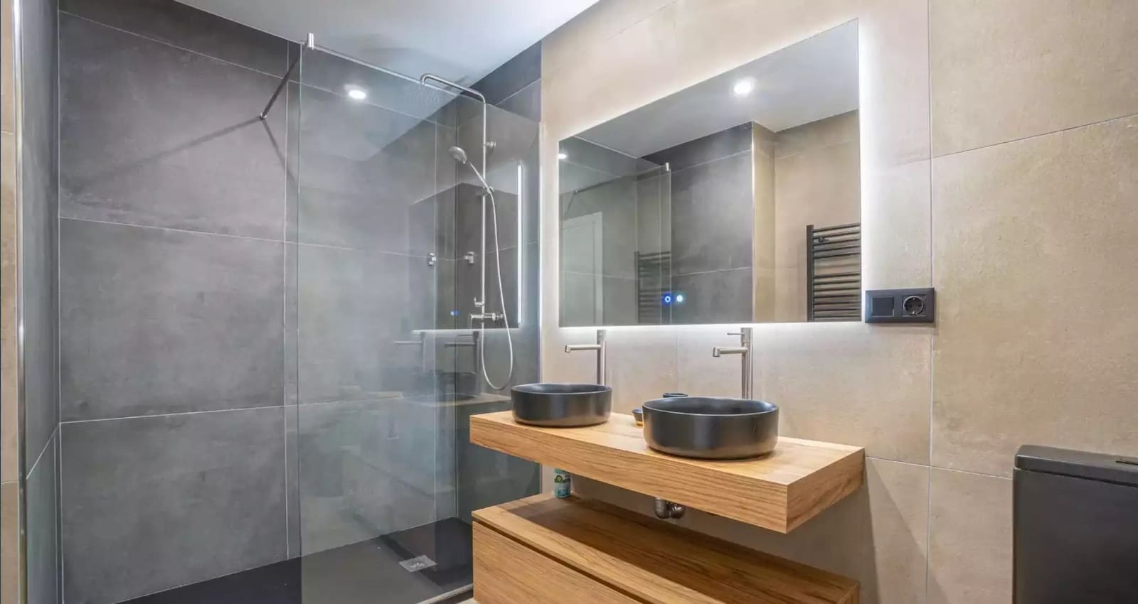 4 sypialnia Willa na sprzedaż w Empuriabrava z basenem garażem - 1 185 000 € (Ref: 9861721)