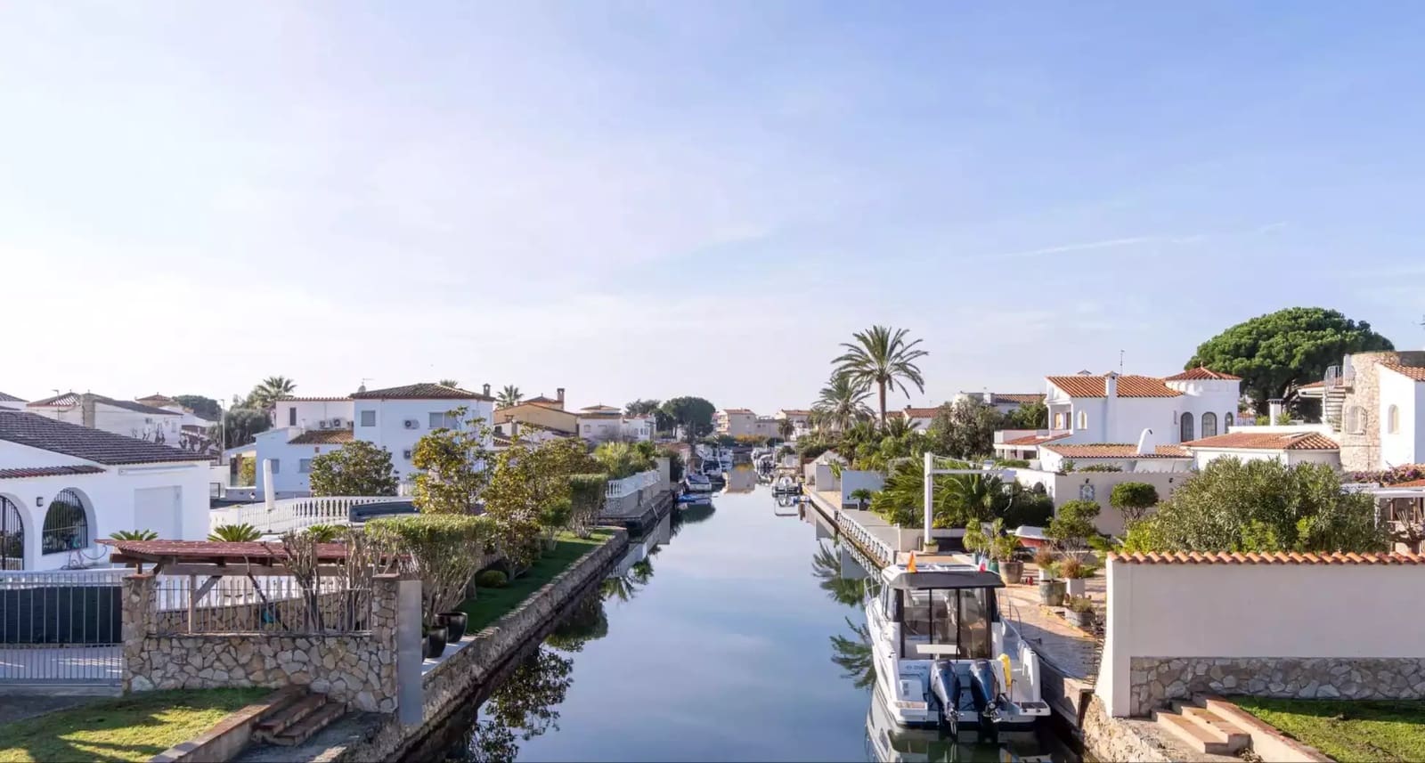 4 sypialnia Willa na sprzedaż w Empuriabrava z basenem garażem - 1 185 000 € (Ref: 9861721)