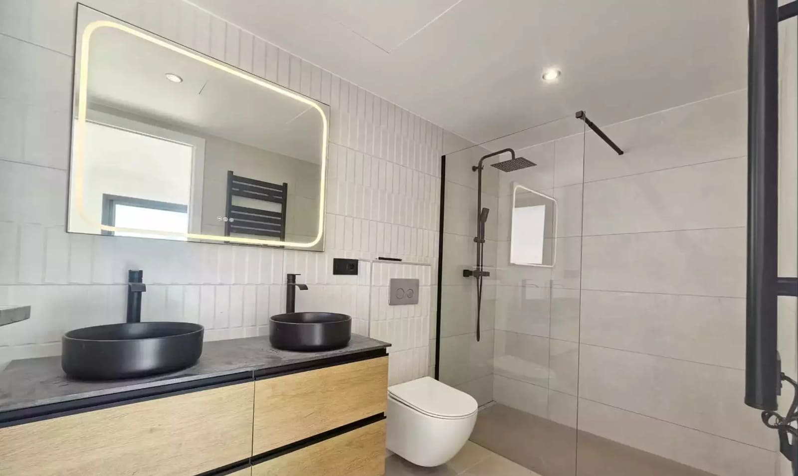 3 soveværelse Villa til salg i Empuriabrava med swimmingpool garage - € 1.199.000 (Ref: 9861722)