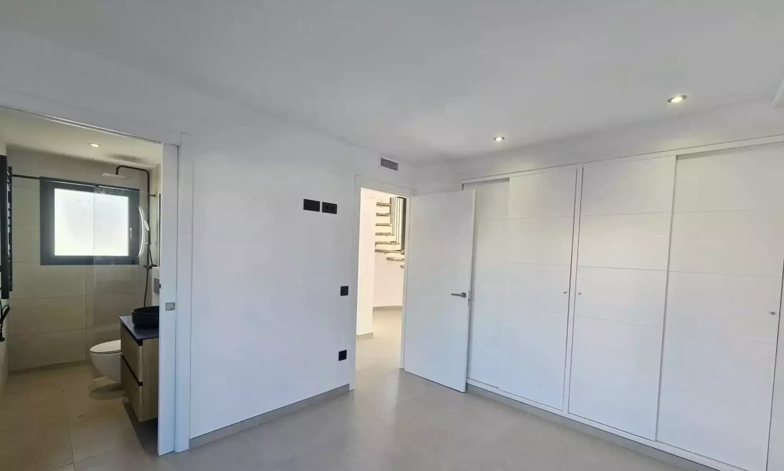 3 soveværelse Villa til salg i Empuriabrava med swimmingpool garage - € 1.199.000 (Ref: 9861722)